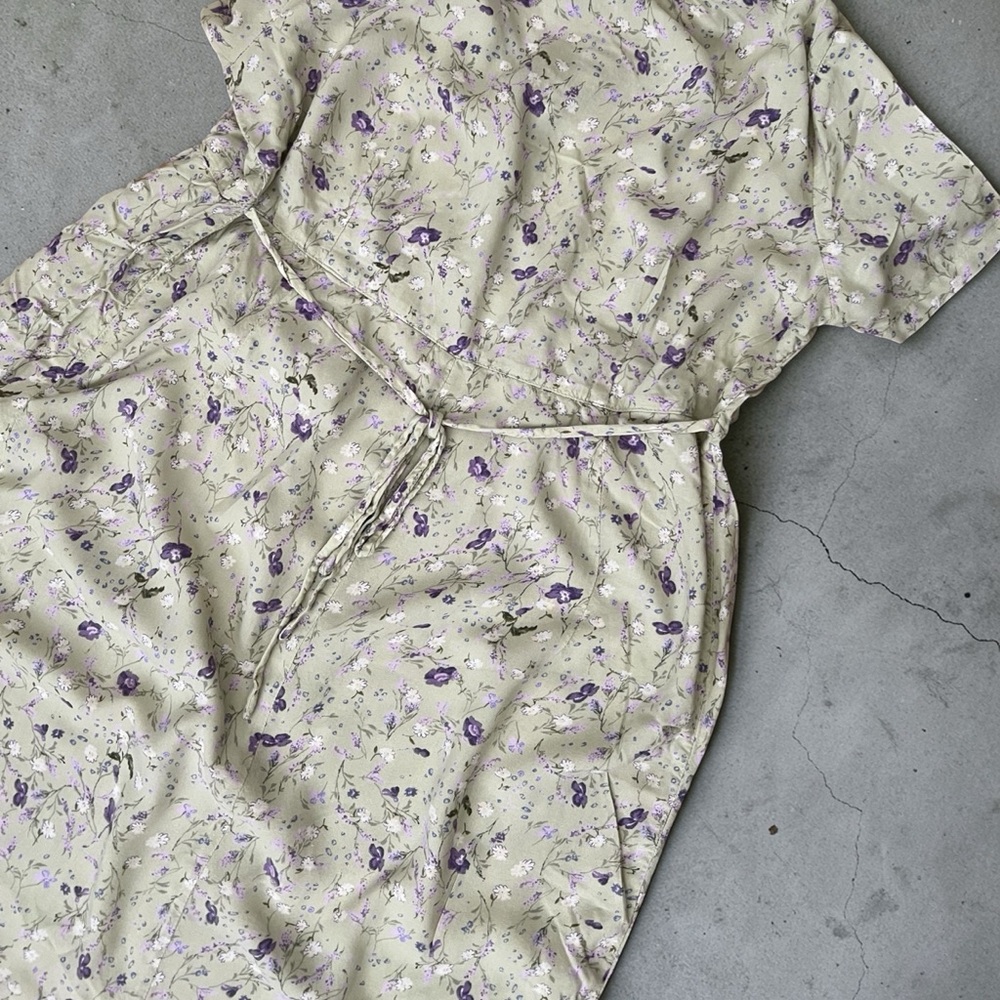 Motherhood Maternity Floral V-Neck Maxi Dress in Light Sage - M - Picture 5 of 5